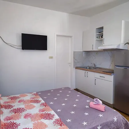 Apartments Neda Omis Room photo