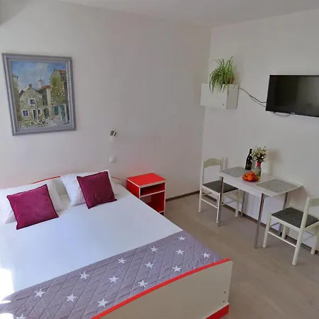Apartments Neda Omiš Buitenkant foto