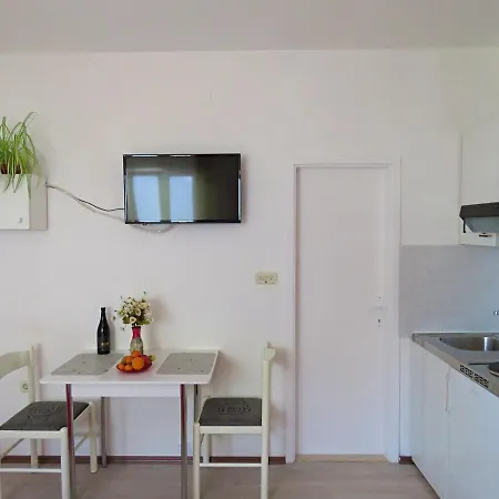 Apartments Neda Omiš Buitenkant foto