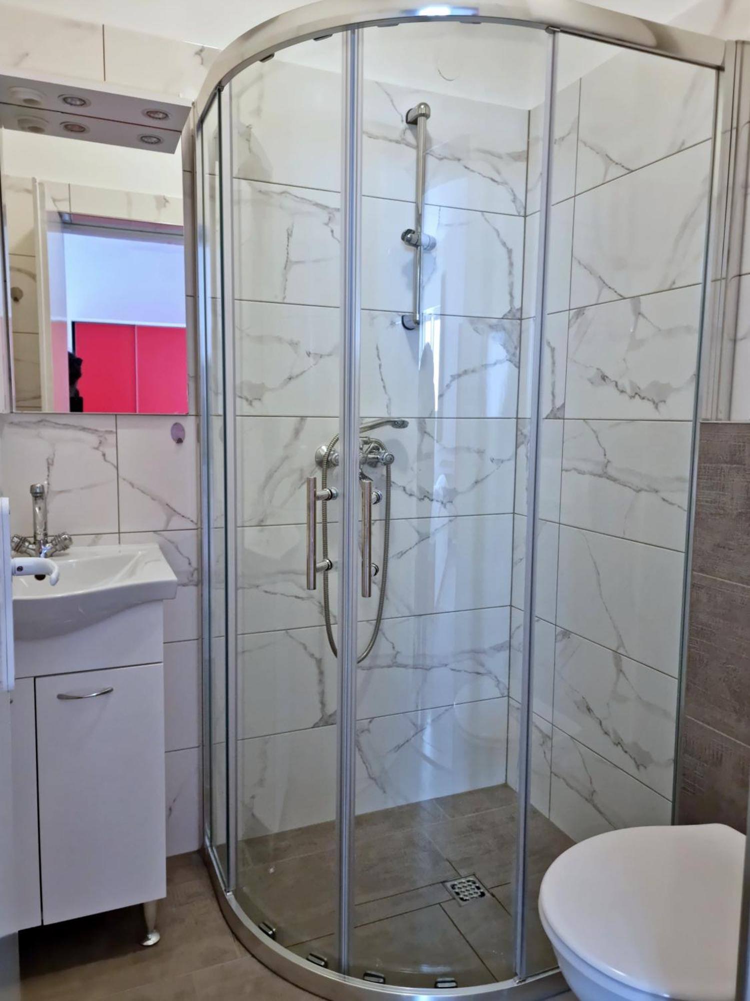 Neda Apartament