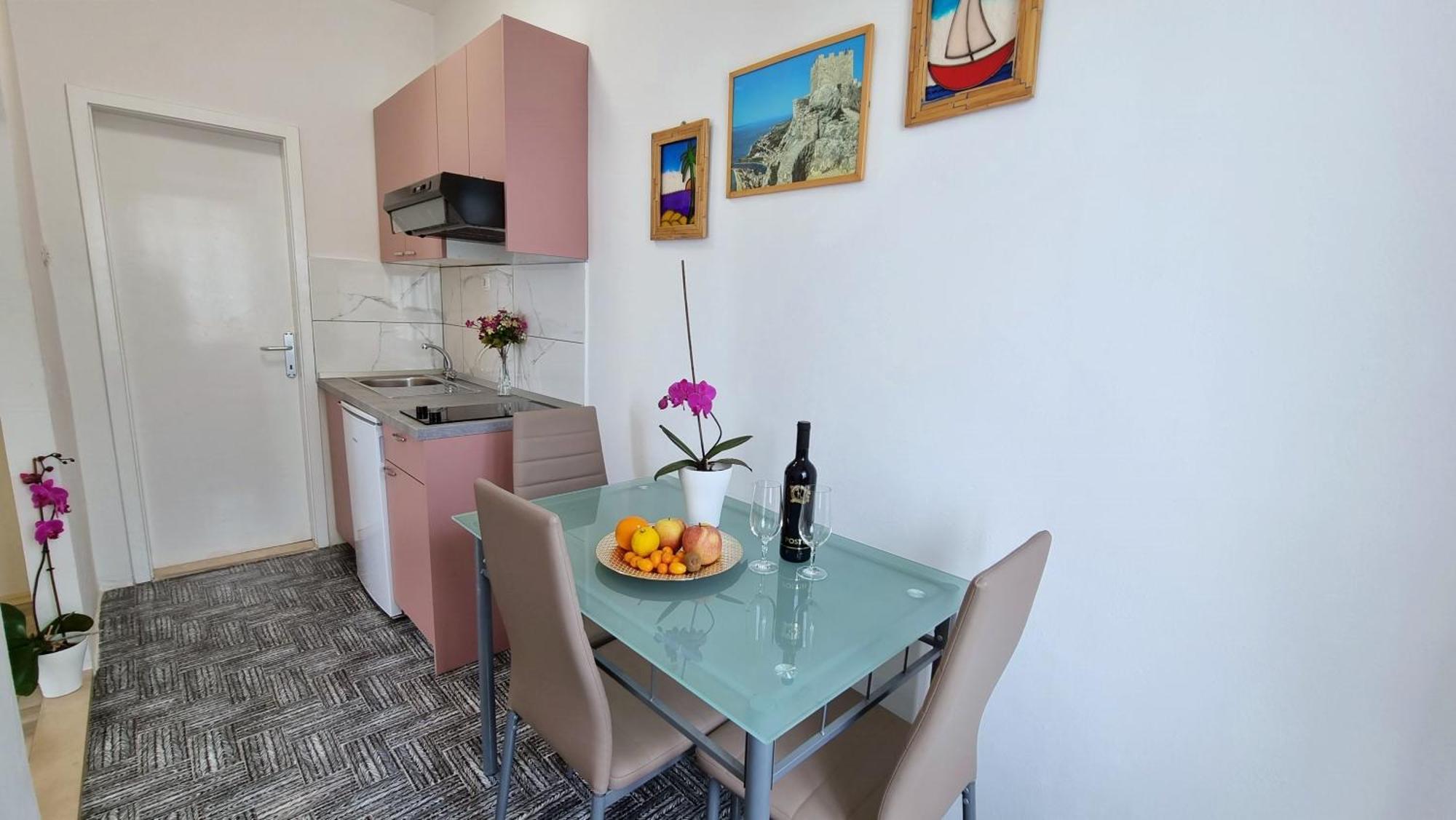 Neda Apartment Omis