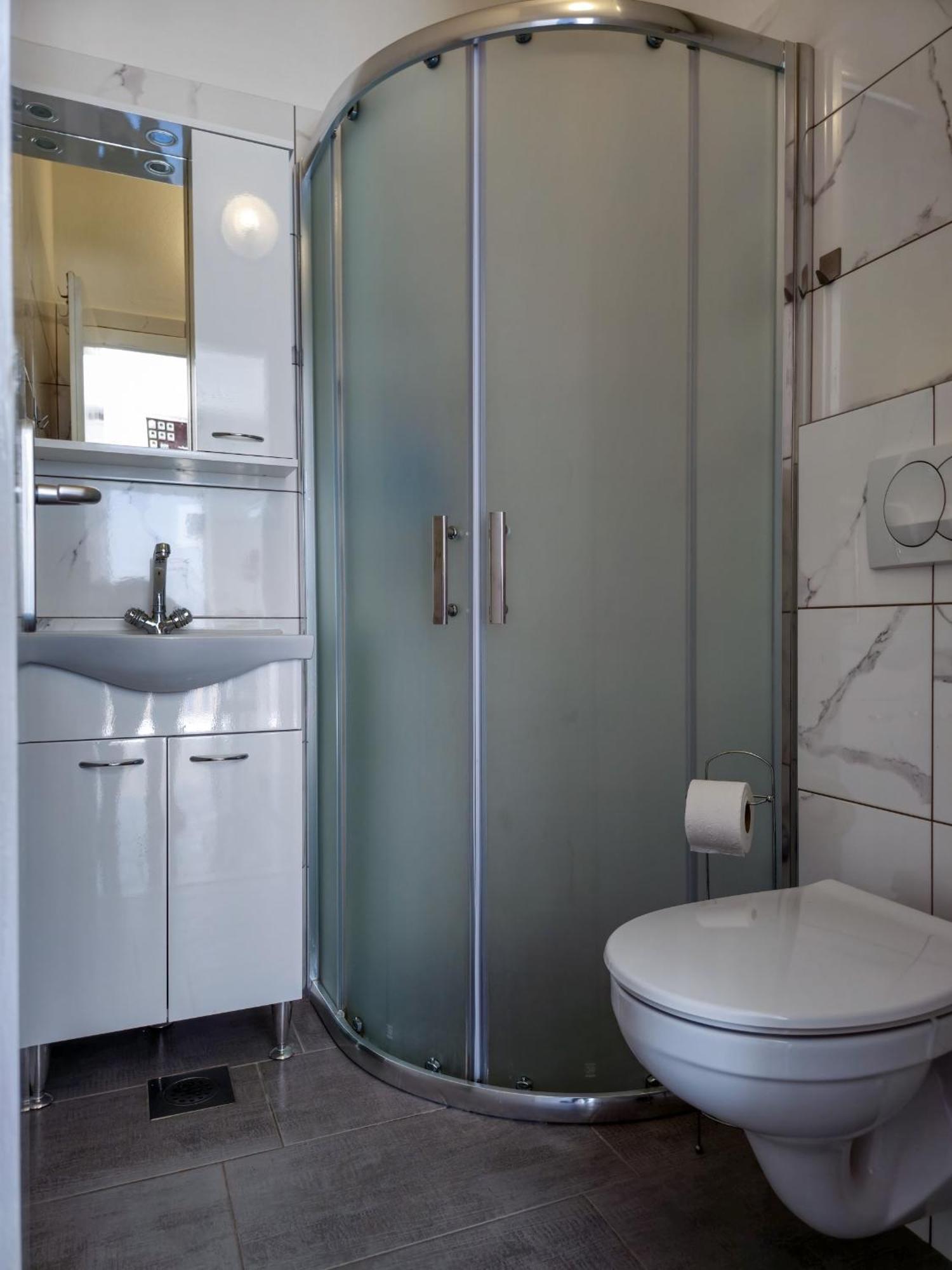 Neda Apartament *