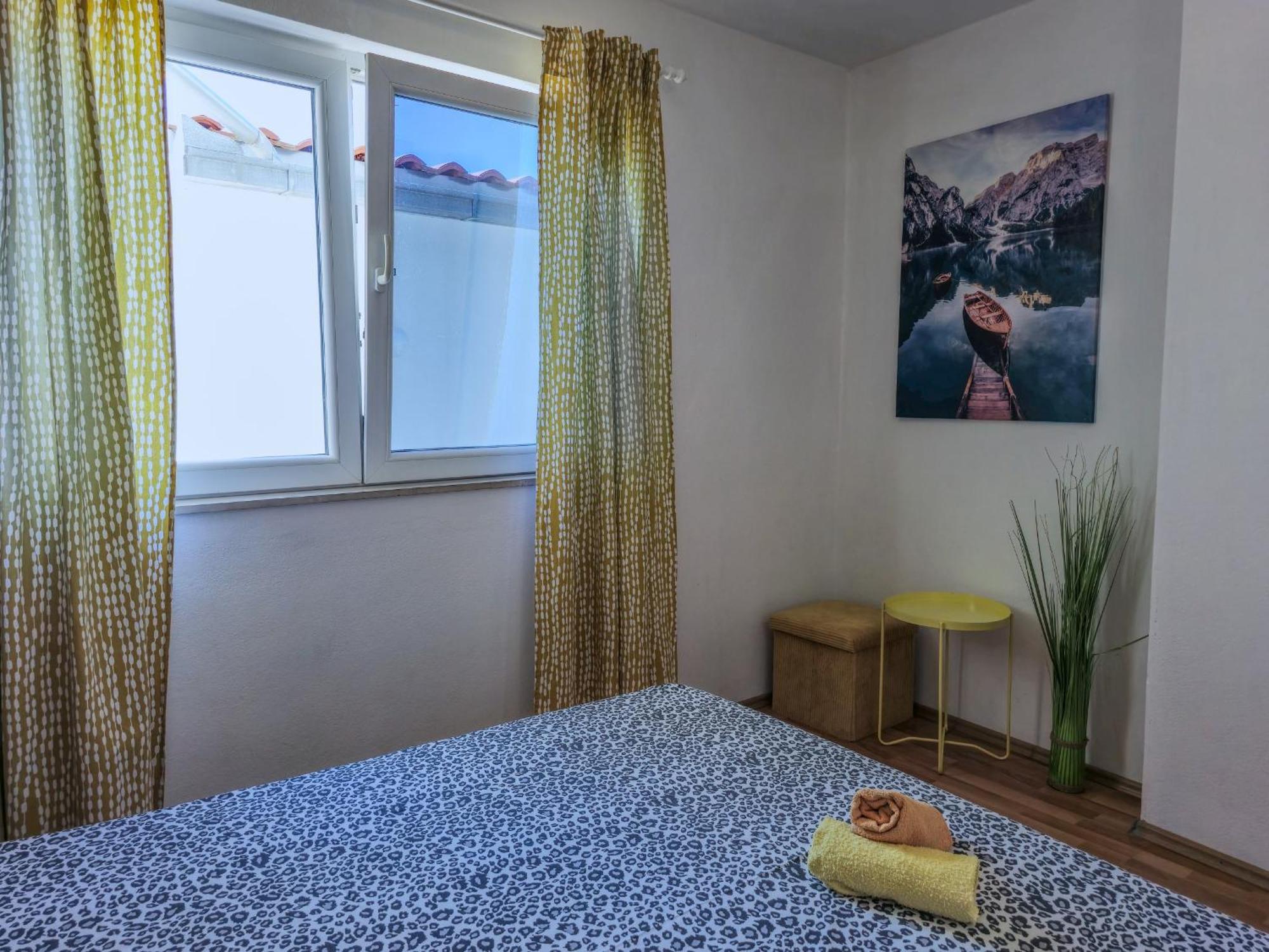 Neda Apartment *