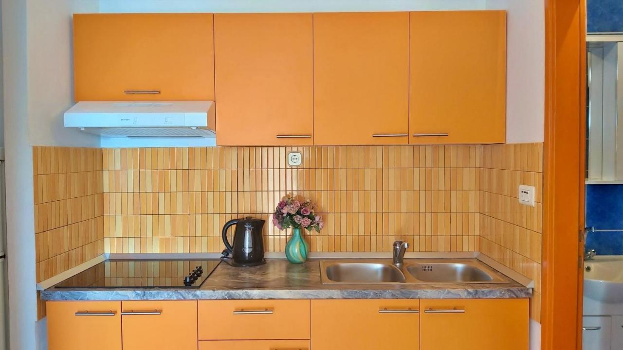 Neda Apartment