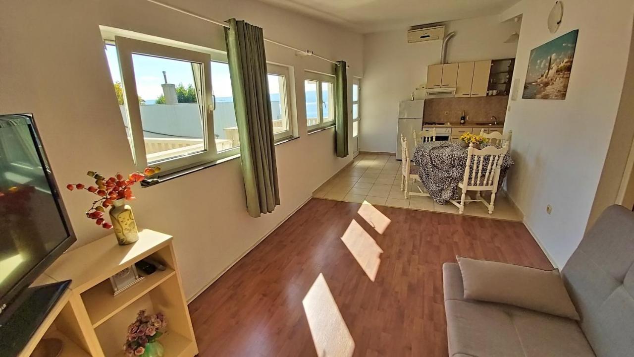Neda Apartment *